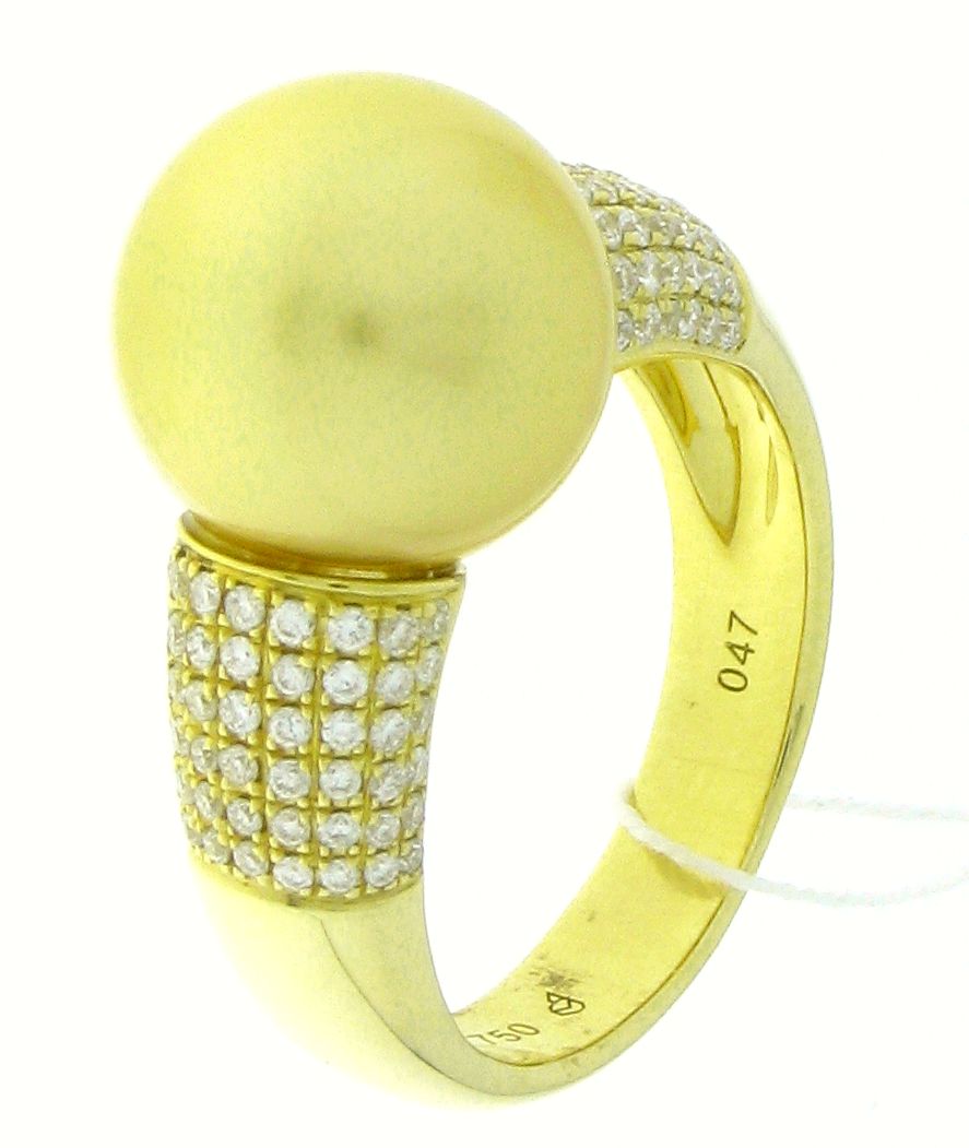 Кольцо с бриллиантами и жёлтым жемчугом