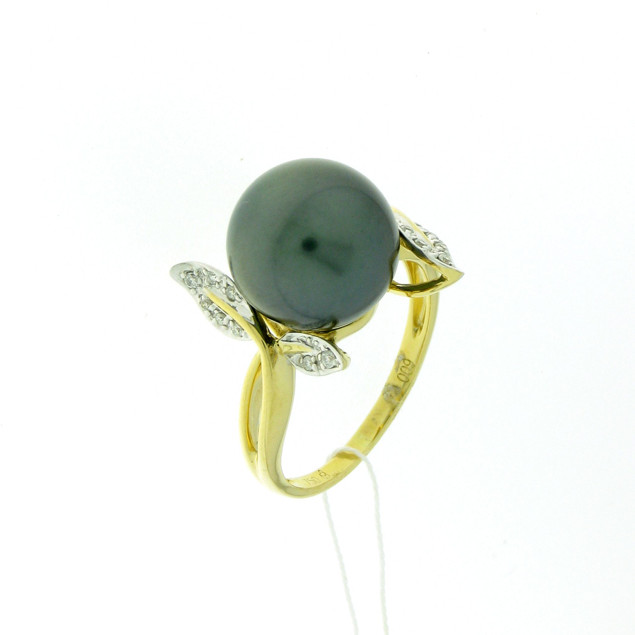Кольцо с бриллиантами и черным жемчугом
